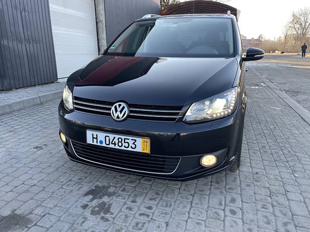 Volkswagen Touran 2011  випуску Львів з двигуном 0 л дизель універсал автомат за 11850 долл. 