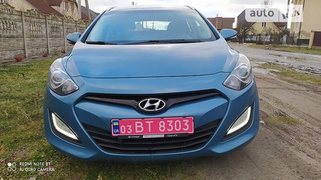 Hyundai i30 2013  випуску Луцьк з двигуном 1.6 л дизель універсал механіка за 8599 долл. 