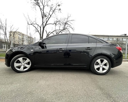 Chevrolet Cruze 2010  випуску Київ з двигуном 1.8 л  седан автомат за 7200 долл. 