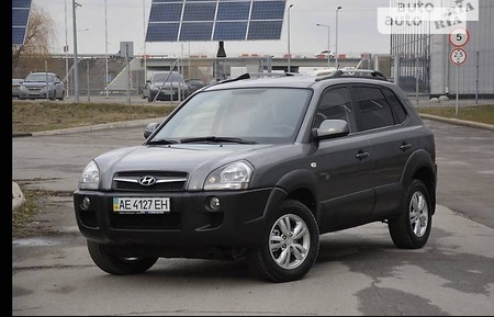 Hyundai Tucson 2010  випуску Дніпро з двигуном 2 л дизель позашляховик автомат за 11300 долл. 