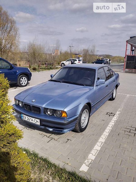 BMW 518 1991  випуску Хмельницький з двигуном 1.8 л  седан механіка за 2100 долл. 