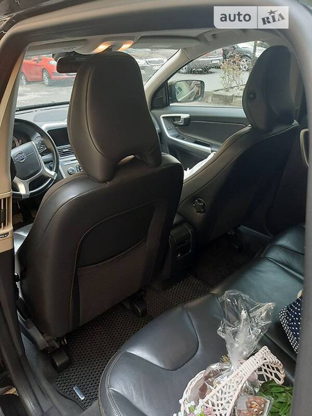 Volvo XC60 2011  випуску Івано-Франківськ з двигуном 3.2 л  позашляховик автомат за 15999 долл. 