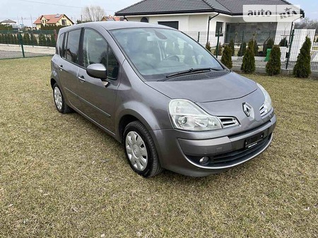 Renault Modus 2011  випуску Тернопіль з двигуном 0 л бензин хэтчбек механіка за 3790 долл. 