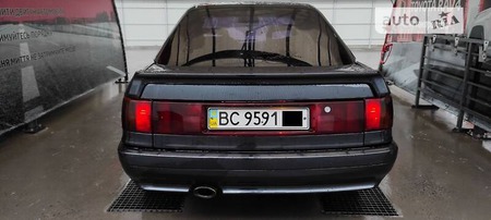 Audi 90 1988  випуску Львів з двигуном 2.3 л бензин седан механіка за 2300 долл. 