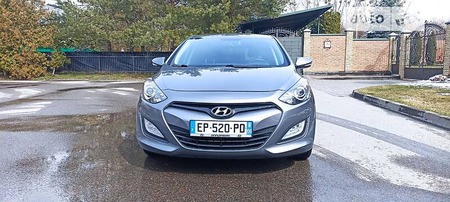 Hyundai i30 2012  випуску Луцьк з двигуном 1.6 л дизель хэтчбек автомат за 11900 долл. 