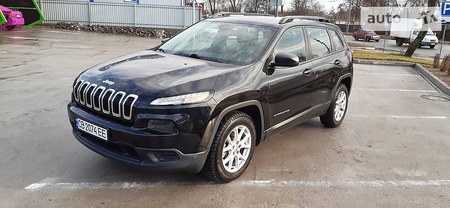 Jeep Cherokee 2015  випуску Чернігів з двигуном 2.4 л бензин позашляховик автомат за 12900 долл. 