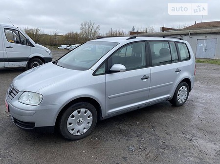 Volkswagen Touran 2005  випуску Луцьк з двигуном 1.6 л бензин мінівен механіка за 5100 долл. 