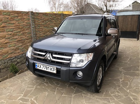 Mitsubishi Pajero 2007  випуску Харків з двигуном 3 л  позашляховик автомат за 13500 долл. 