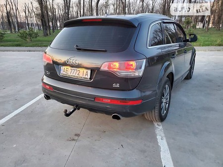 Audi Q7 2008  випуску Дніпро з двигуном 4.2 л дизель позашляховик автомат за 13500 долл. 