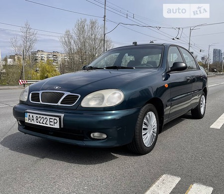 Daewoo Lanos 2004  випуску Київ з двигуном 1.6 л бензин седан механіка за 4300 долл. 