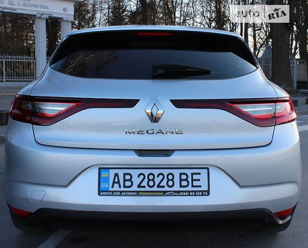 Renault Megane 2016  випуску Вінниця з двигуном 1.5 л дизель хэтчбек автомат за 12900 долл. 