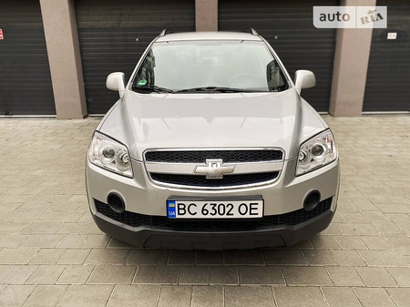 Chevrolet Captiva 2009  випуску Львів з двигуном 2.4 л бензин позашляховик механіка за 7700 долл. 