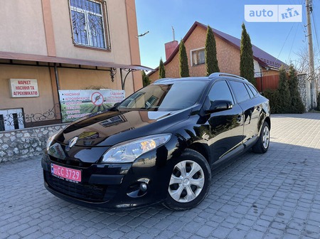 Renault Megane 2011  випуску Тернопіль з двигуном 1.4 л бензин універсал механіка за 5500 долл. 