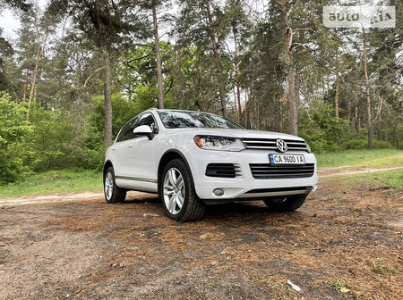 Volkswagen Touareg 2013  випуску Черкаси з двигуном 3 л дизель позашляховик автомат за 18500 долл. 