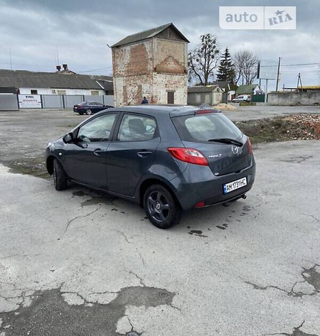 Mazda 2 2011  випуску Житомир з двигуном 1.3 л  хэтчбек механіка за 6800 долл. 