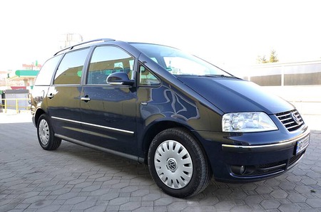 Volkswagen Sharan 2009  випуску Львів з двигуном 0 л дизель мінівен механіка за 8500 долл. 