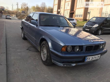 BMW 518 1991  випуску Хмельницький з двигуном 1.8 л  седан механіка за 2500 долл. 