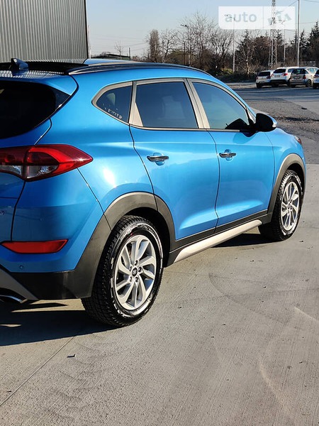 Hyundai Tucson 2016  випуску Дніпро з двигуном 1.6 л бензин позашляховик автомат за 17000 долл. 