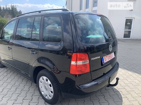 Volkswagen Touran 2006  випуску Тернопіль з двигуном 1.6 л бензин мінівен механіка за 4800 долл. 