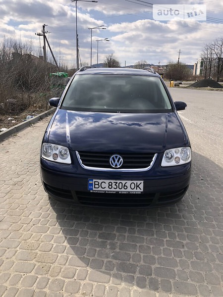 Volkswagen Touran 2003  випуску Львів з двигуном 1.6 л бензин мінівен механіка за 5950 долл. 