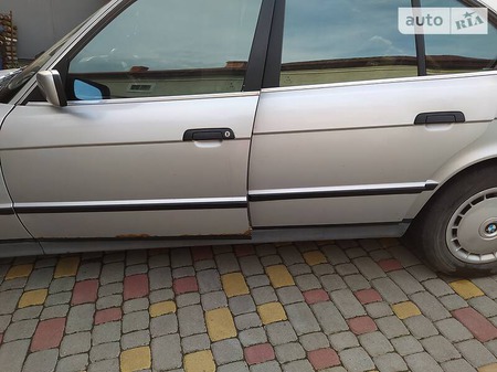 BMW 524 1991  випуску Львів з двигуном 2.4 л дизель седан механіка за 3200 долл. 
