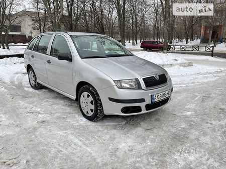 Skoda Fabia 2007  випуску Харків з двигуном 1.2 л бензин універсал механіка за 3500 долл. 