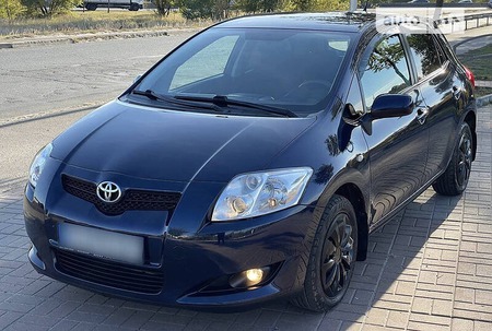 Toyota Auris 2008  випуску Чернівці з двигуном 1.6 л бензин хэтчбек  за 7000 долл. 