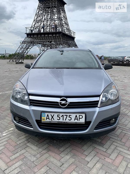 Opel Astra 2006  випуску Ужгород з двигуном 1.6 л  хэтчбек механіка за 4900 долл. 