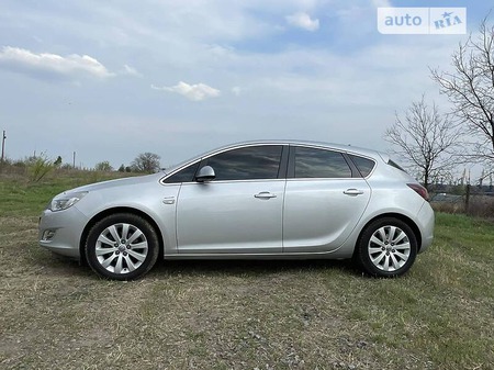 Opel Astra 2011  випуску Одеса з двигуном 1.6 л бензин хэтчбек автомат за 8500 долл. 