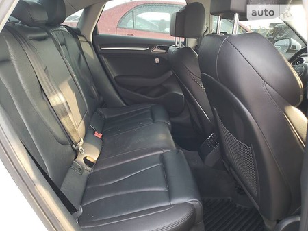 Audi A3 Limousine 2015  випуску Харків з двигуном 0 л бензин седан автомат за 5100 долл. 