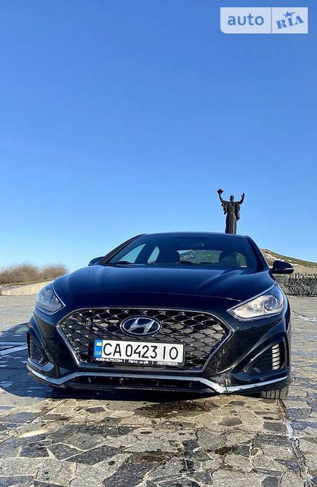 Hyundai Sonata 2018  випуску Вінниця з двигуном 2.4 л бензин седан автомат за 16800 долл. 