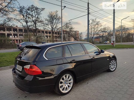 BMW 330 2005  випуску Тернопіль з двигуном 3 л дизель універсал автомат за 8900 долл. 