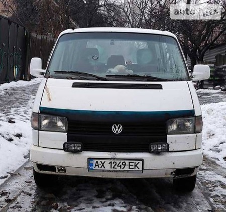 Volkswagen Transporter 1990  випуску Харків з двигуном 1.9 л дизель мінівен механіка за 4000 долл. 
