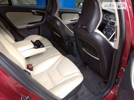 Volvo S60 2011  випуску Черкаси з двигуном 2.5 л бензин седан автомат за 7999 долл. 