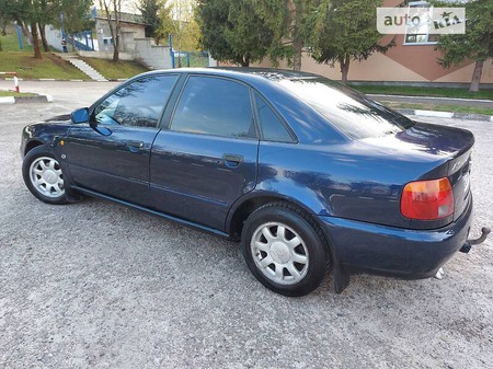 Audi A4 Limousine 1996  випуску Львів з двигуном 1.8 л  седан механіка за 3999 долл. 