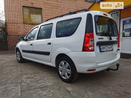 Dacia Logan MCV 2010  випуску Житомир з двигуном 1.6 л  універсал механіка за 4450 долл. 