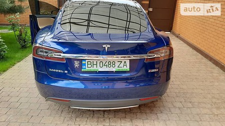 Tesla S 2015  випуску Одеса з двигуном 0 л електро седан  за 40000 долл. 