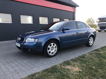 Audi A4 Limousine 2001  випуску Львів з двигуном 1.9 л дизель седан механіка за 3300 долл. 