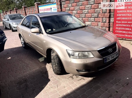 Hyundai Sonata 2007  випуску Рівне з двигуном 2 л дизель седан механіка за 4000 долл. 