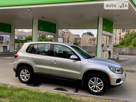 Volkswagen Tiguan 2013  випуску Київ з двигуном 2 л бензин позашляховик автомат за 11950 долл. 