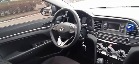 Hyundai Elantra 2019  випуску Дніпро з двигуном 1.6 л бензин седан механіка за 14500 долл. 