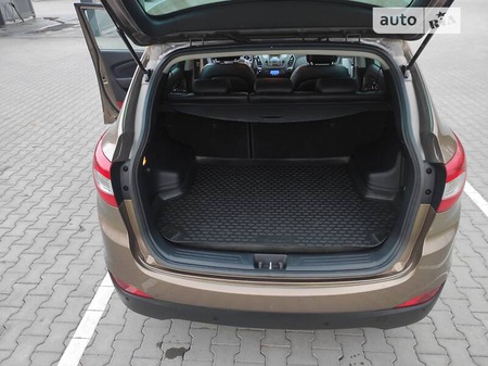 Hyundai ix35 2013  випуску Хмельницький з двигуном 2 л  позашляховик автомат за 15990 долл. 