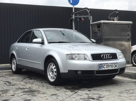 Audi A4 Limousine 2002  випуску Львів з двигуном 1.6 л бензин седан механіка за 4000 долл. 