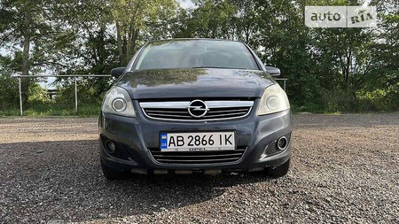 Opel Zafira Tourer 2008  випуску Житомир з двигуном 1.9 л дизель мінівен автомат за 5600 долл. 