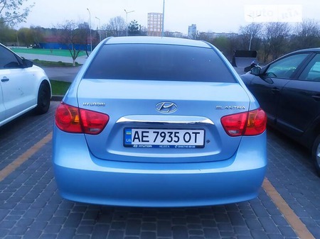 Hyundai Elantra 2011  випуску Дніпро з двигуном 0 л бензин седан механіка за 7100 долл. 