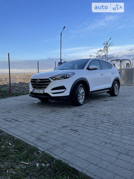 Hyundai Tucson 2018  випуску Чернівці з двигуном 2 л бензин позашляховик автомат за 19500 долл. 