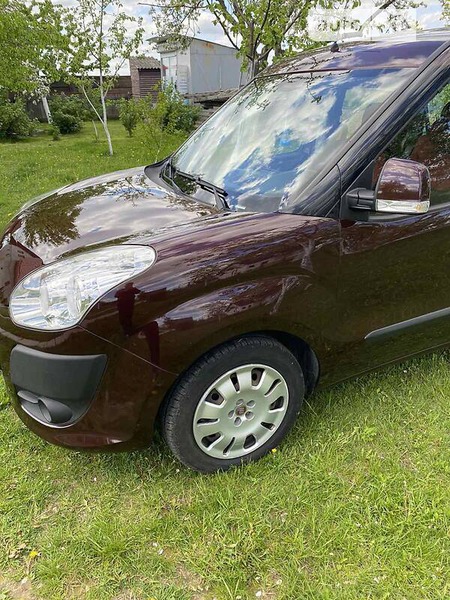 Fiat Doblo 2010  випуску Луцьк з двигуном 1.6 л дизель  механіка за 8100 долл. 