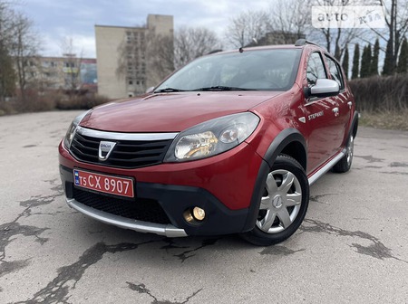 Dacia Sandero Stepway 2010  випуску Луцьк з двигуном 1.6 л бензин хэтчбек механіка за 6250 долл. 