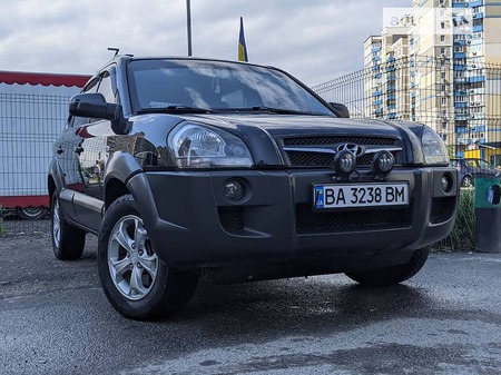 Hyundai Tucson 2009  випуску Київ з двигуном 2.7 л  позашляховик автомат за 9200 долл. 