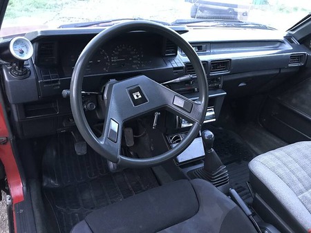 Toyota Corolla 1985  випуску Одеса з двигуном 0 л  хэтчбек  за 850 долл. 